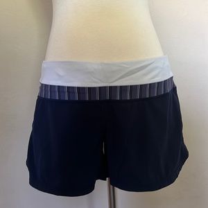 Lululemon Shorts - Size 10